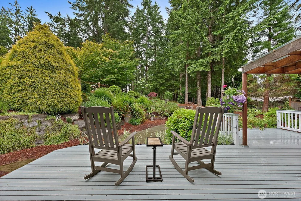 321 E Fairway Dr Allyn, WA 98524