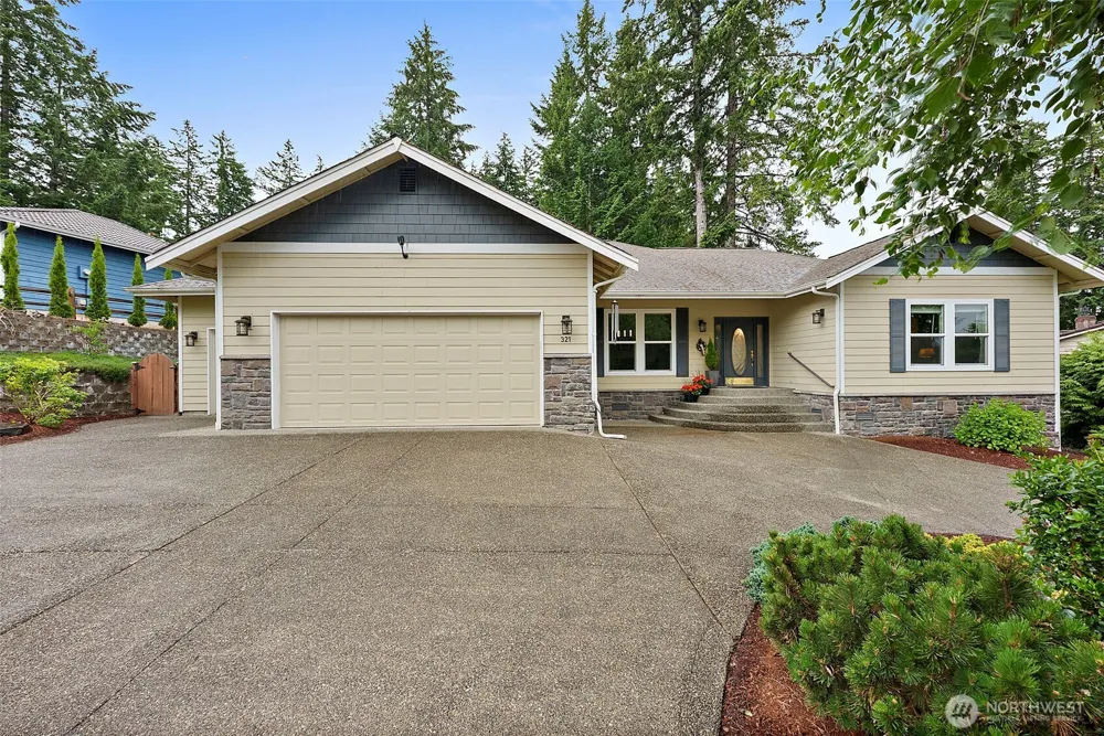 321 E Fairway Dr Allyn, WA 98524