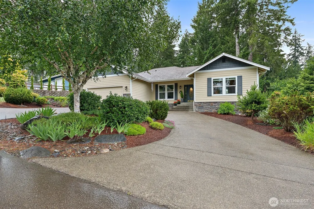321 E Fairway Dr Allyn, WA 98524