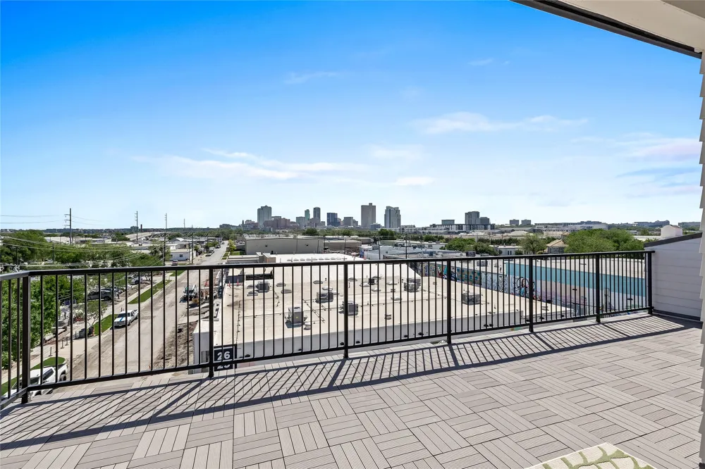 215 Carroll Street Fort Worth, TX 76107