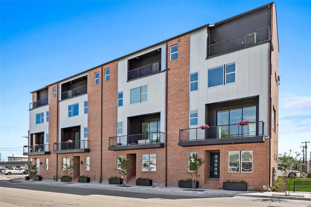 215 Carroll Street Fort Worth, TX 76107