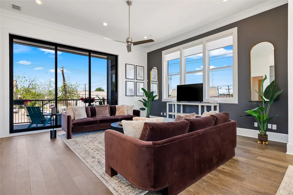 215 Carroll Street Fort Worth, TX 76107