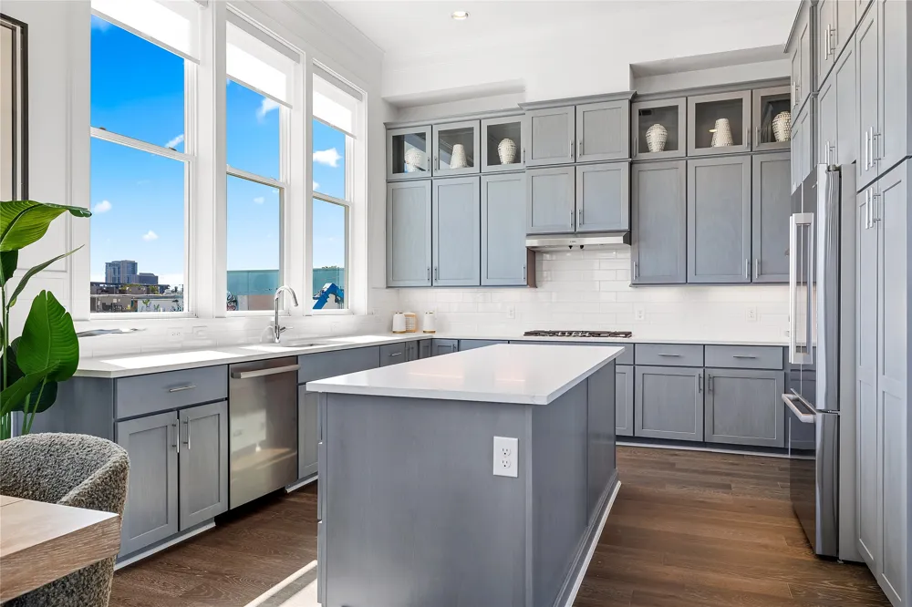 215 Carroll Street Fort Worth, TX 76107
