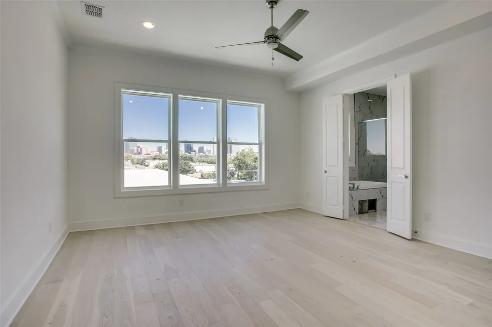 215 Carroll Street Fort Worth, TX 76107