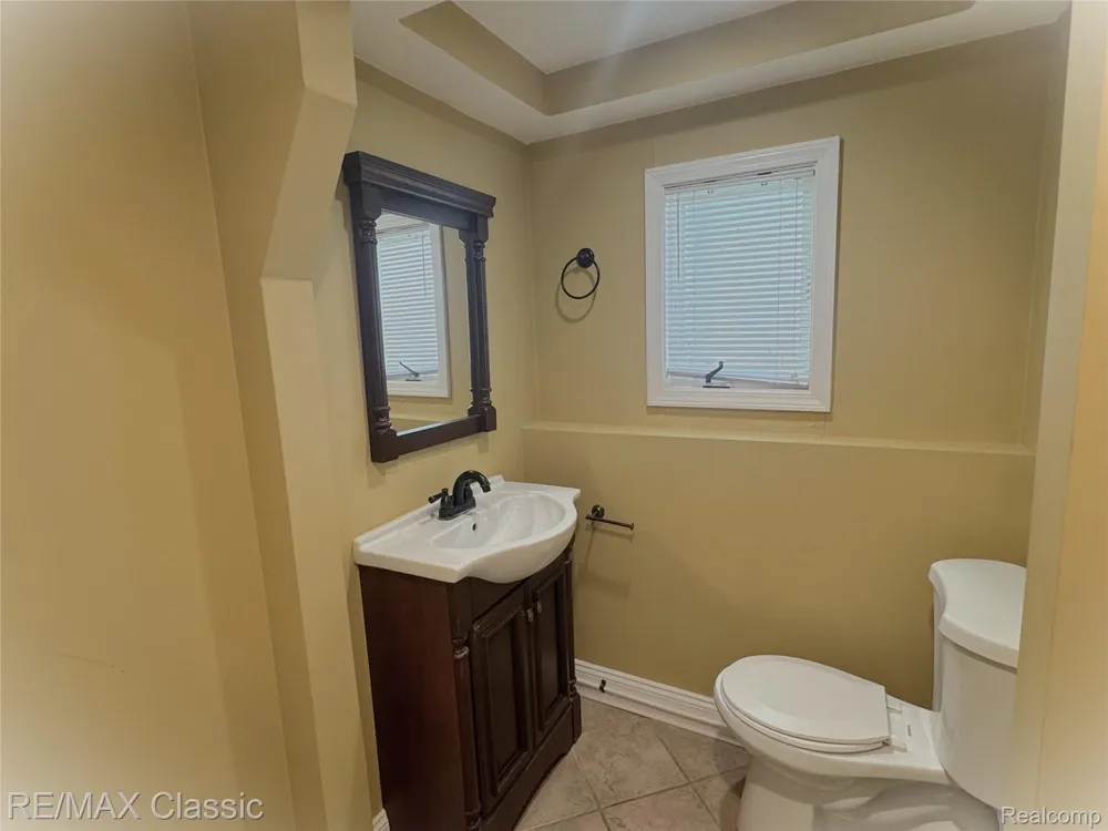 1508 LAKEVIEW DRIVE Wolverine Lake Village, MI 48390