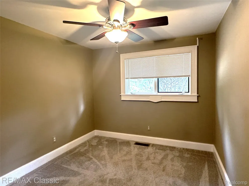 1508 LAKEVIEW DRIVE Wolverine Lake Village, MI 48390