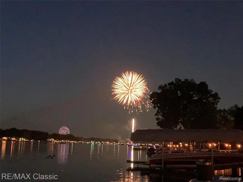 1508 LAKEVIEW DRIVE Wolverine Lake Village, MI 48390