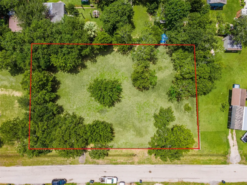 410 7th Street San Leon, TX 77539