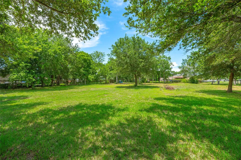 410 7th Street San Leon, TX 77539
