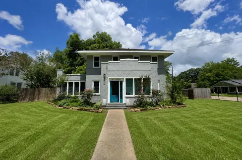 719 N Resident Street