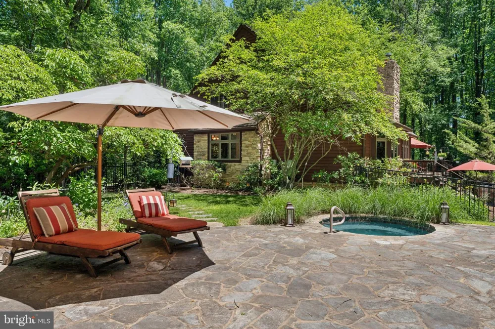 1390 HENRYTON ROAD Marriottsville, MD 21104
