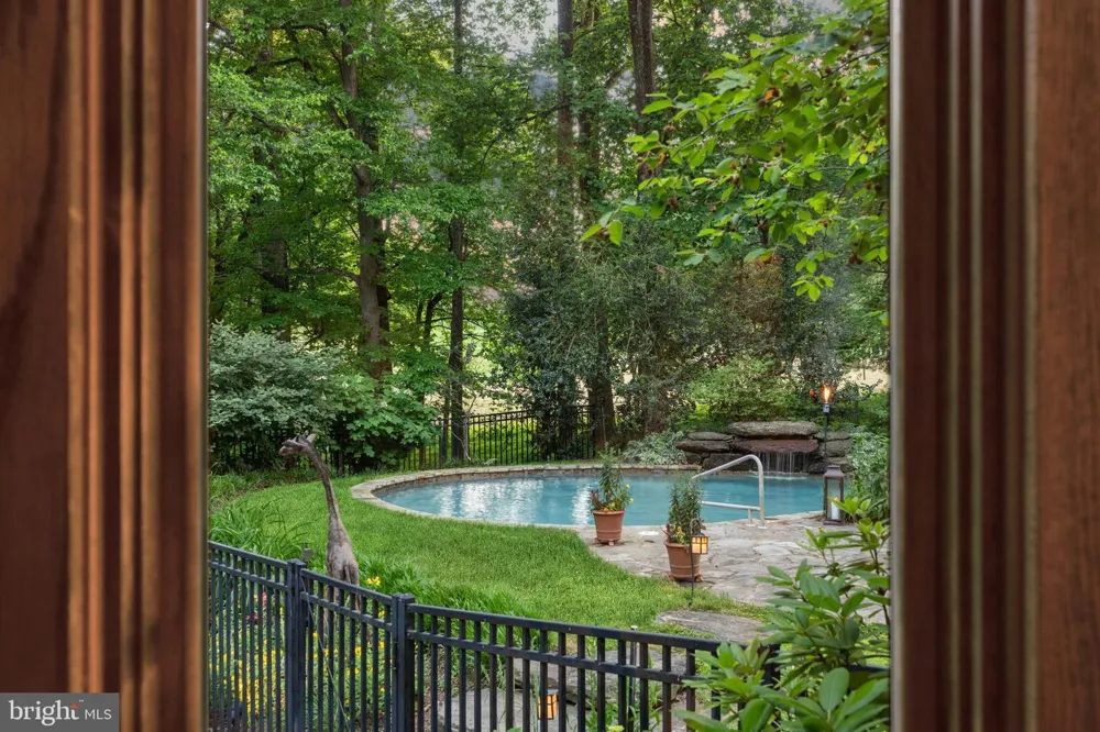 1390 HENRYTON ROAD Marriottsville, MD 21104