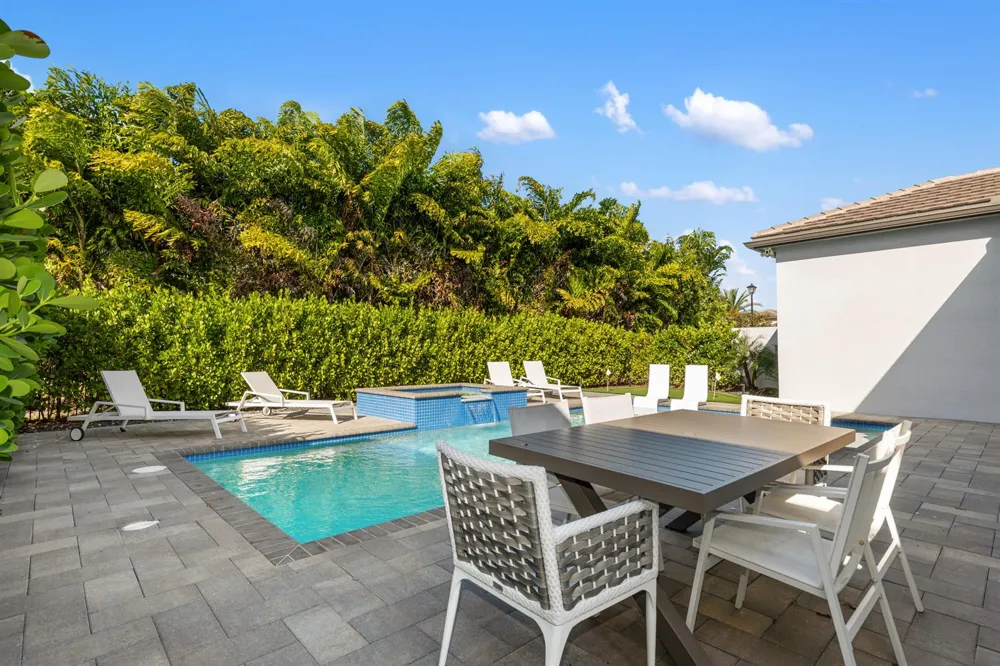 9831 Great Barrier Trail Boynton Beach, FL 33473