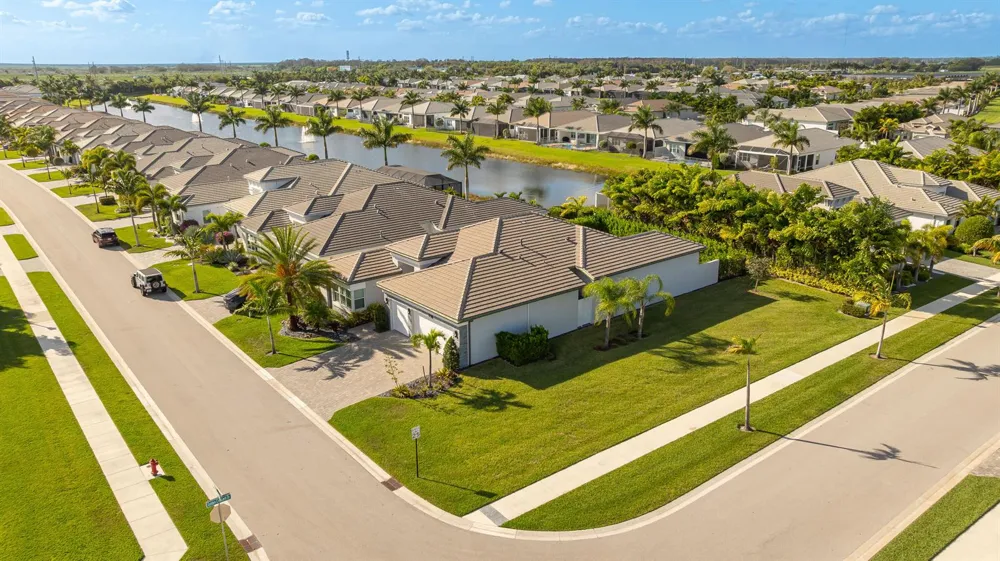 9831 Great Barrier Trail Boynton Beach, FL 33473