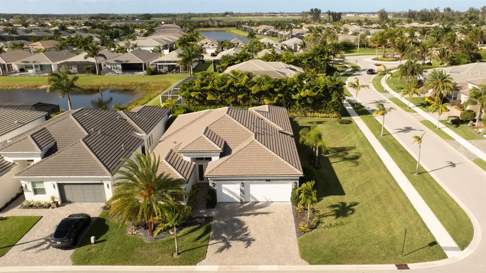 9831 Great Barrier Trail Boynton Beach, FL 33473