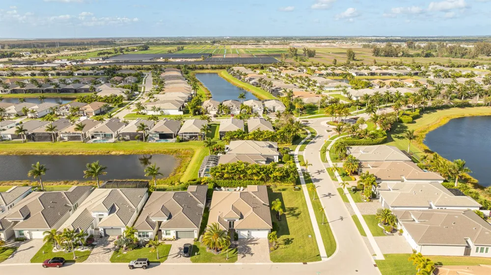 9831 Great Barrier Trail Boynton Beach, FL 33473
