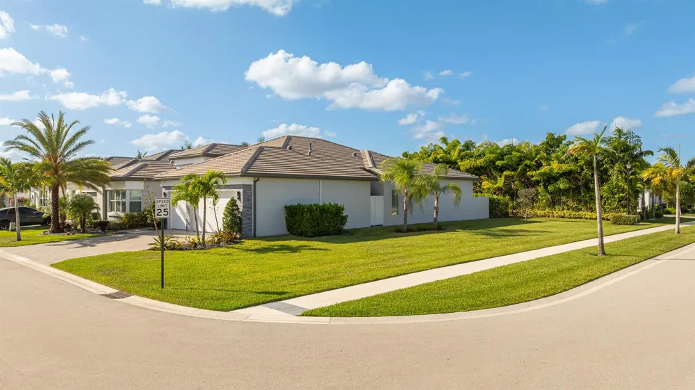 9831 Great Barrier Trail Boynton Beach, FL 33473