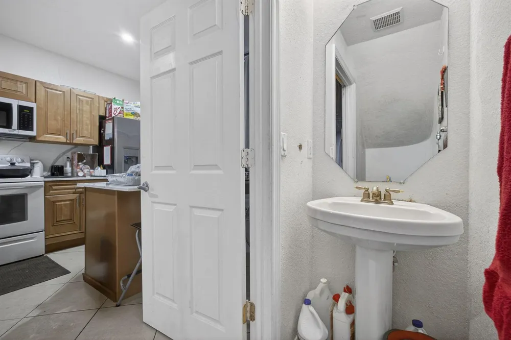 3720 Oleander Terrace Riviera Beach, FL 33404