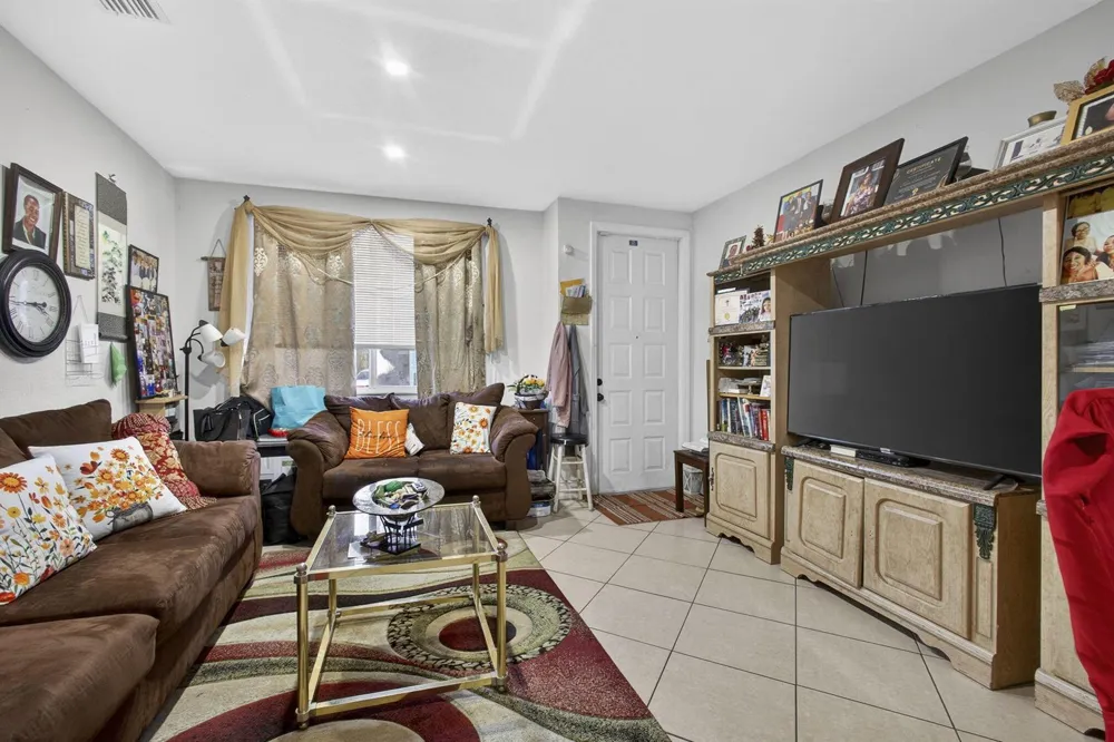 3720 Oleander Terrace Riviera Beach, FL 33404