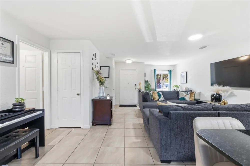 1340 SW 53rd Avenue North Lauderdale, FL 33068