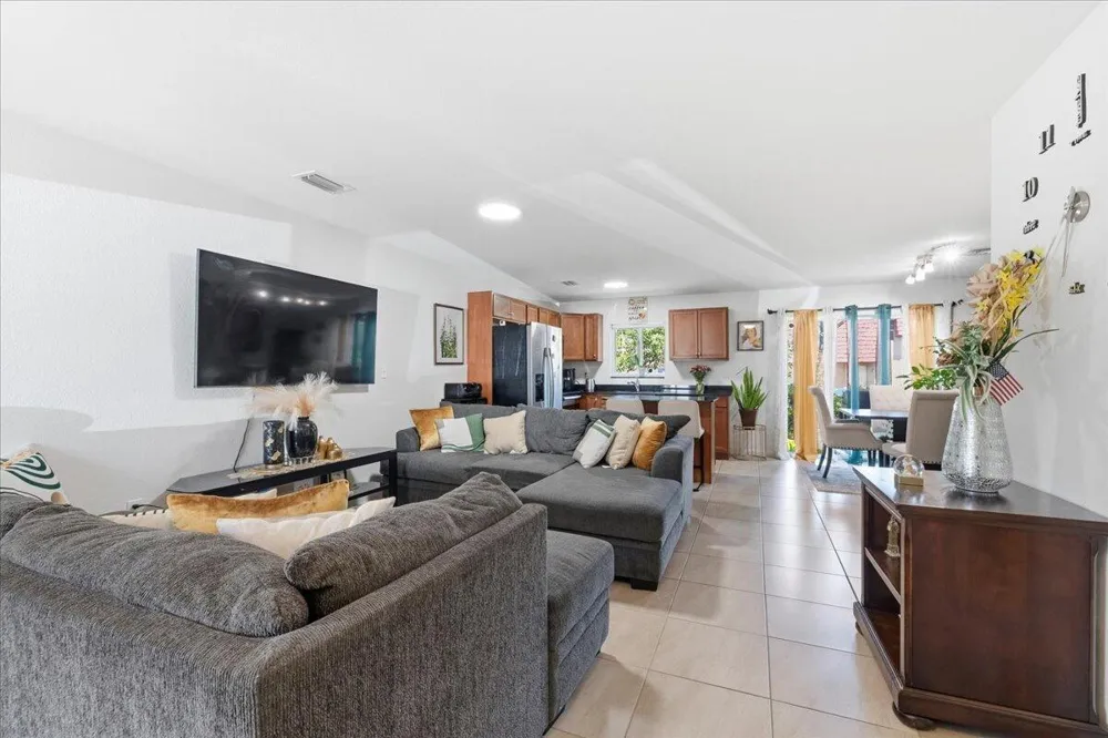 1340 SW 53rd Avenue North Lauderdale, FL 33068
