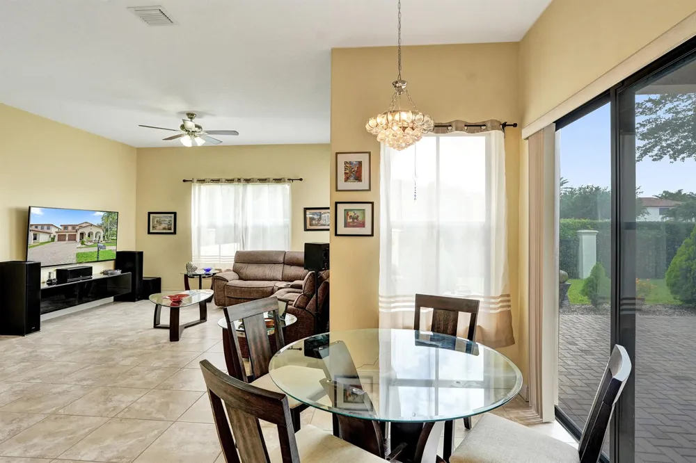 8541 NW 38th Street Cooper City, FL 33024