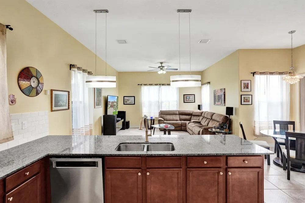 8541 NW 38th Street Cooper City, FL 33024
