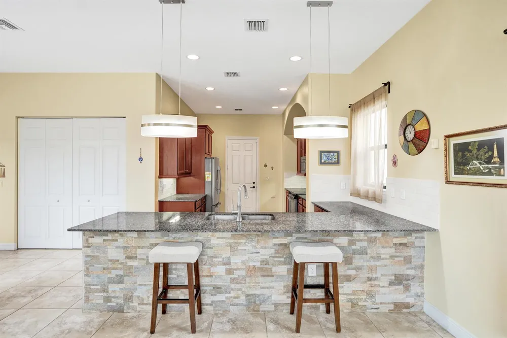 8541 NW 38th Street Cooper City, FL 33024