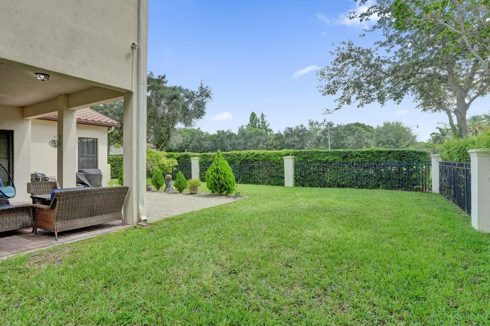 8541 NW 38th Street Cooper City, FL 33024