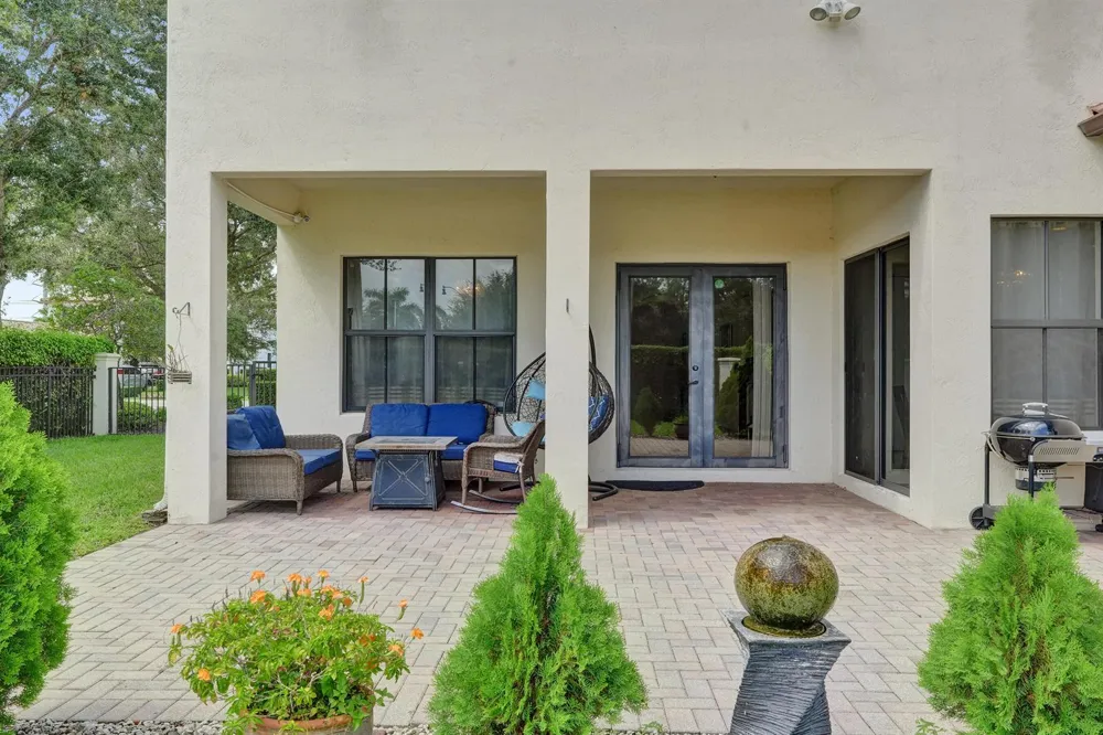 8541 NW 38th Street Cooper City, FL 33024