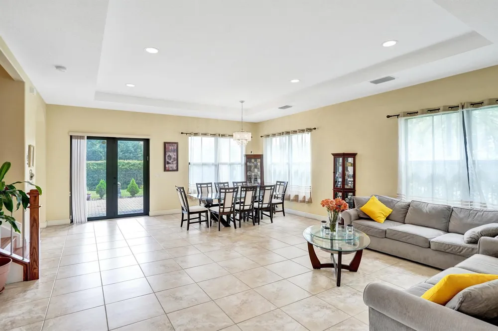 8541 NW 38th Street Cooper City, FL 33024