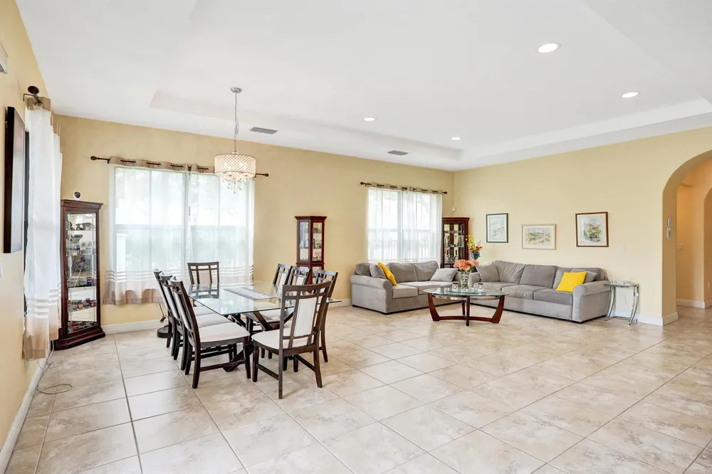 8541 NW 38th Street Cooper City, FL 33024