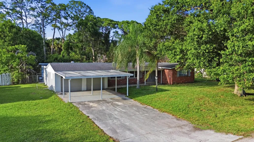 2726 6th Place Vero Beach, FL 32968
