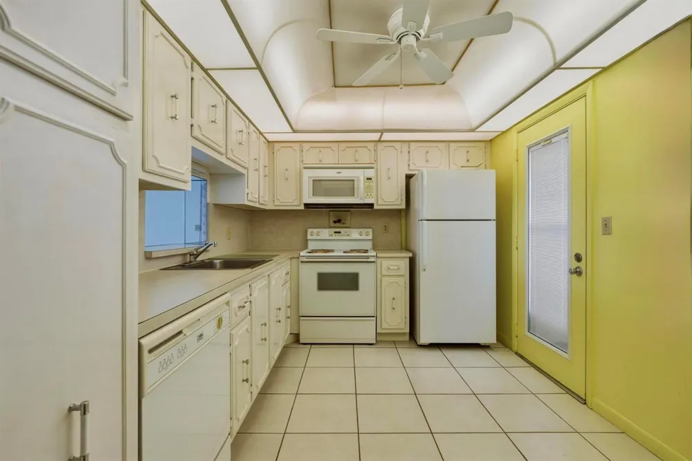 205 SE 11th Terrace #403 Dania Beach, FL 33004