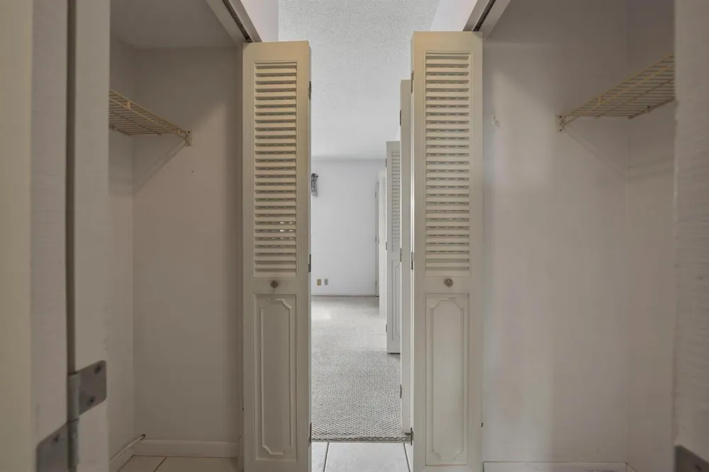 205 SE 11th Terrace #403 Dania Beach, FL 33004