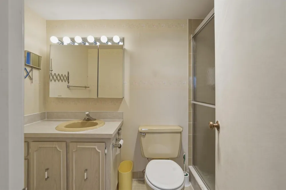205 SE 11th Terrace #403 Dania Beach, FL 33004