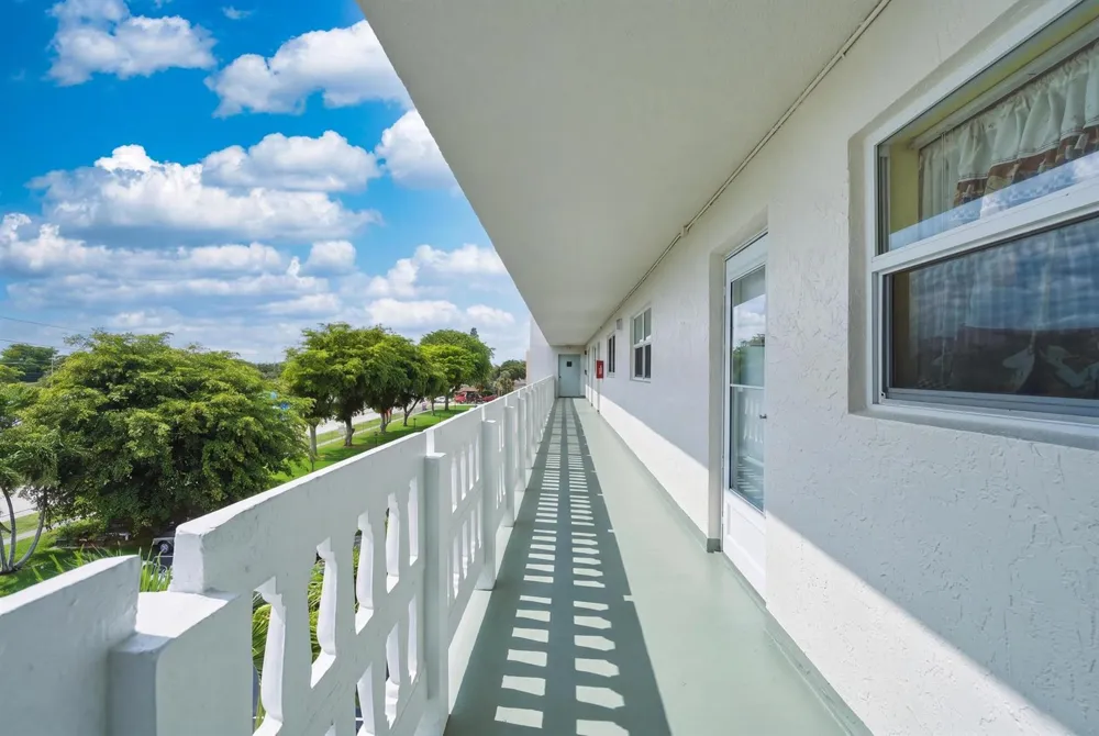 205 SE 11th Terrace #403 Dania Beach, FL 33004
