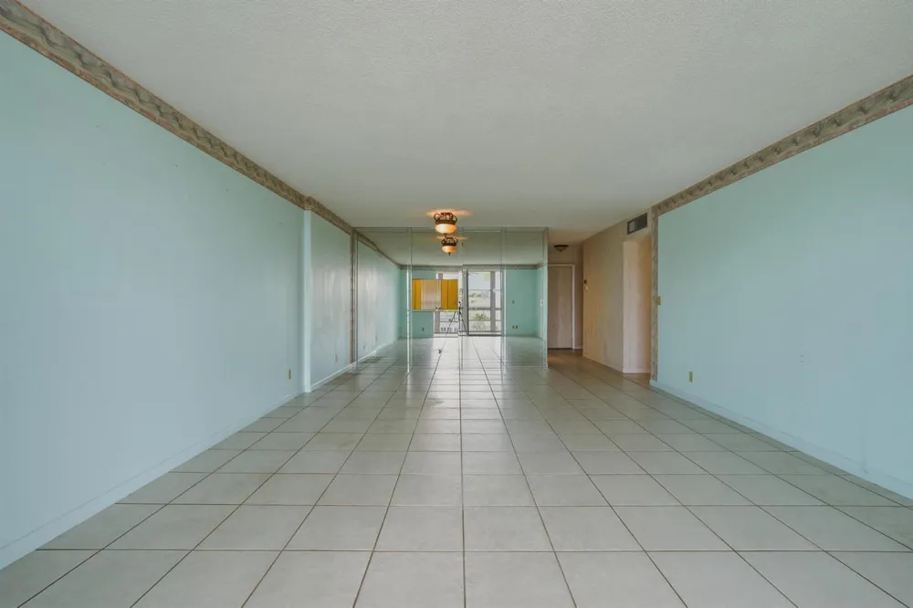 205 SE 11th Terrace #403 Dania Beach, FL 33004