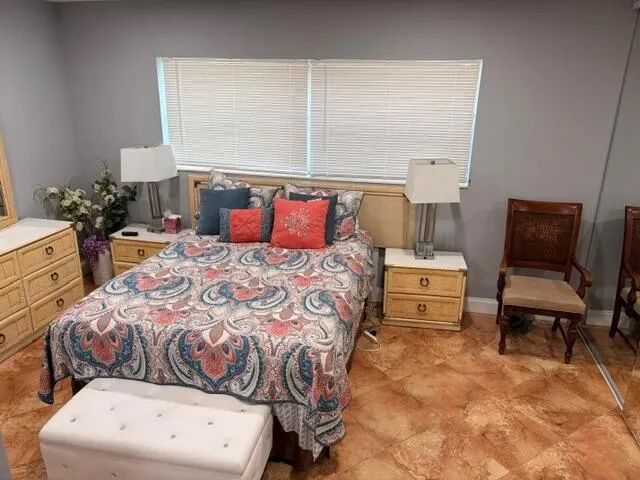 5103 NW 35th Street #401 Lauderdale Lakes, FL 33319