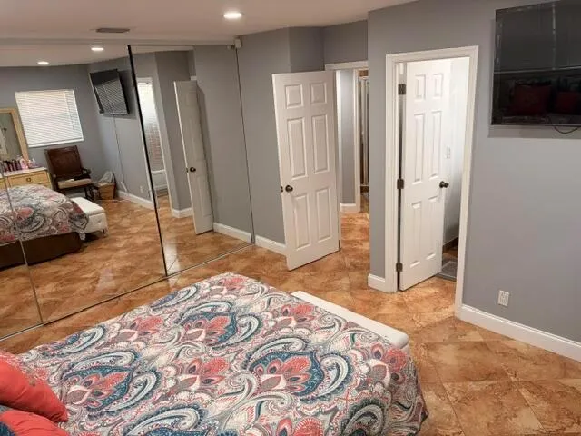 5103 NW 35th Street #401 Lauderdale Lakes, FL 33319