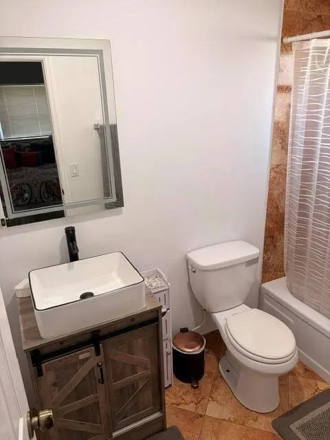 5103 NW 35th Street #401 Lauderdale Lakes, FL 33319