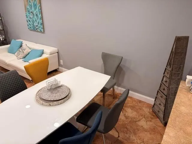 5103 NW 35th Street #401 Lauderdale Lakes, FL 33319