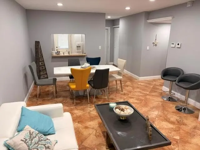 5103 NW 35th Street #401 Lauderdale Lakes, FL 33319