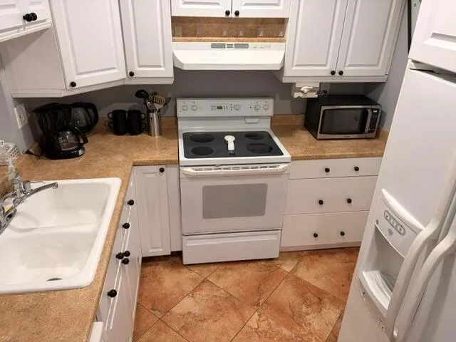 5103 NW 35th Street #401 Lauderdale Lakes, FL 33319