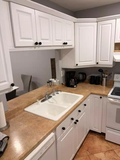 5103 NW 35th Street #401 Lauderdale Lakes, FL 33319