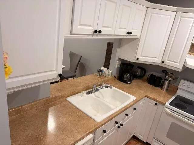 5103 NW 35th Street #401 Lauderdale Lakes, FL 33319