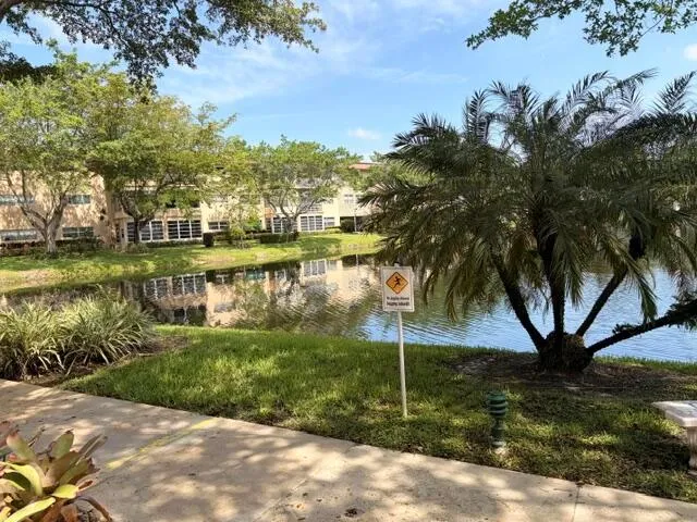 5103 NW 35th Street #401 Lauderdale Lakes, FL 33319