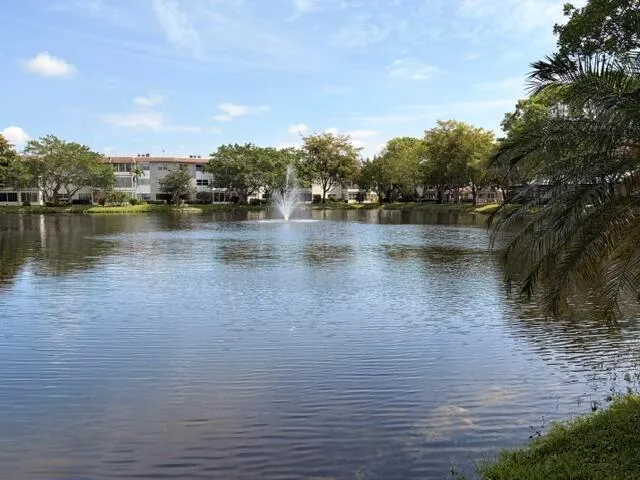 5103 NW 35th Street #401 Lauderdale Lakes, FL 33319