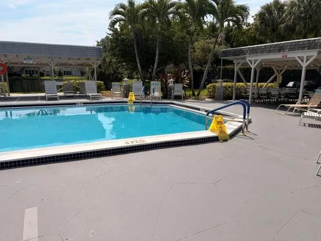 5103 NW 35th Street #401 Lauderdale Lakes, FL 33319
