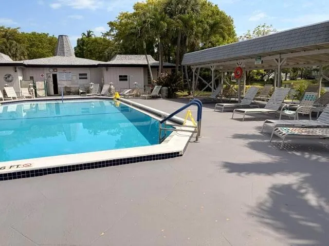5103 NW 35th Street #401 Lauderdale Lakes, FL 33319